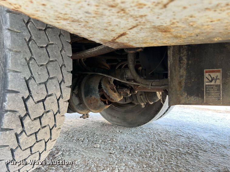 image for item DQ2241 1992 International 4900  sewer rodder truck