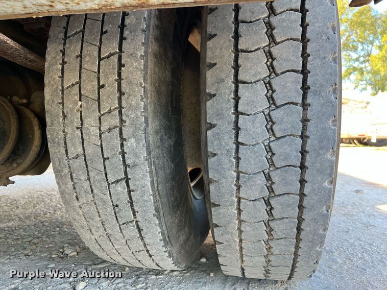 image for item DQ2241 1992 International 4900  sewer rodder truck