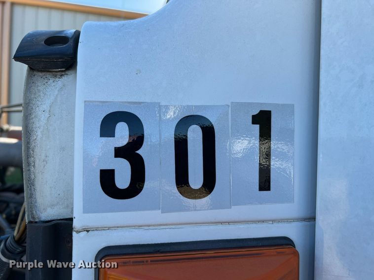 image for item DQ2241 1992 International 4900  sewer rodder truck