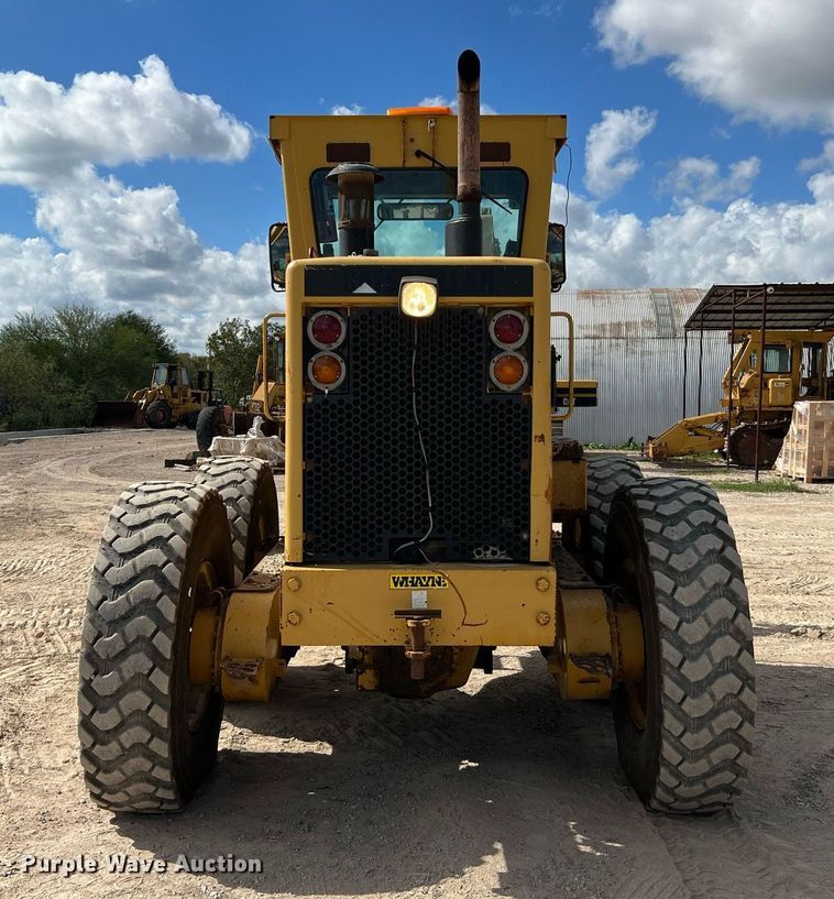 image for item DQ2252 1992 Caterpillar 120G  motor grader