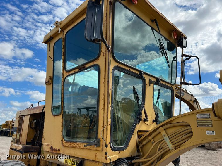 image for item DQ2252 1992 Caterpillar 120G  motor grader