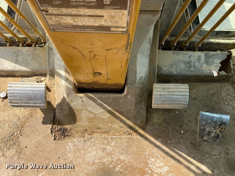 image for item DQ2252 1992 Caterpillar 120G  motor grader