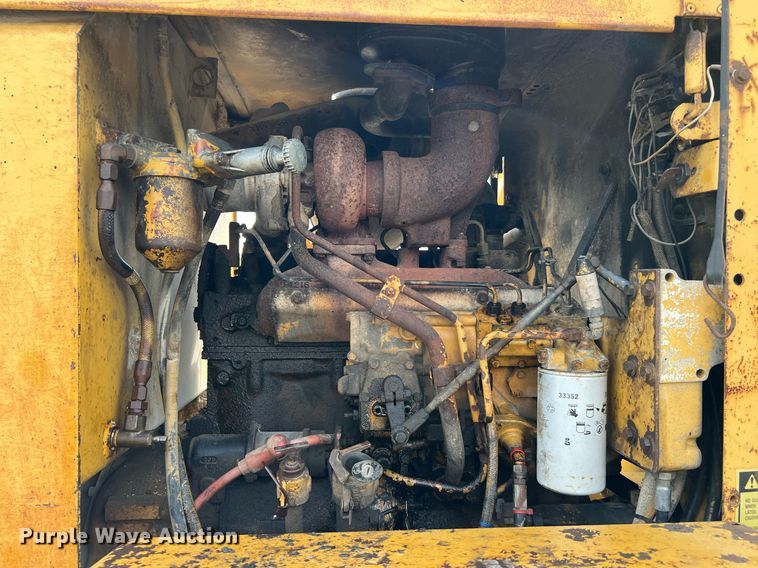 image for item DQ2252 1992 Caterpillar 120G  motor grader
