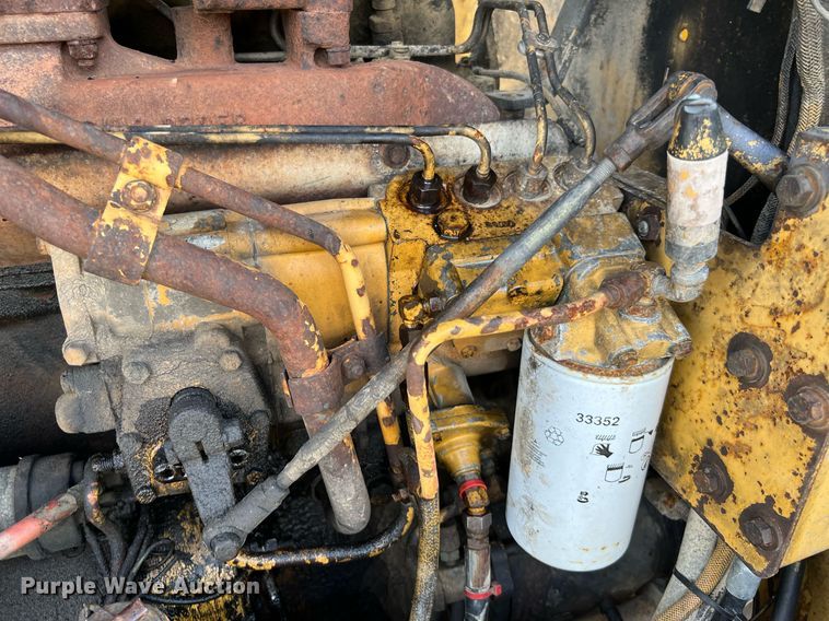 image for item DQ2252 1992 Caterpillar 120G  motor grader