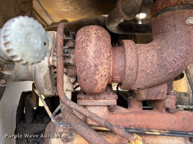 image for item DQ2252 1992 Caterpillar 120G  motor grader