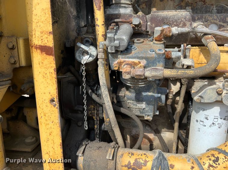 image for item DQ2252 1992 Caterpillar 120G  motor grader