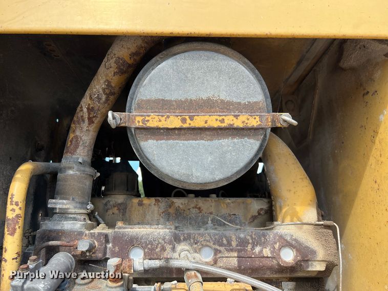 image for item DQ2252 1992 Caterpillar 120G  motor grader