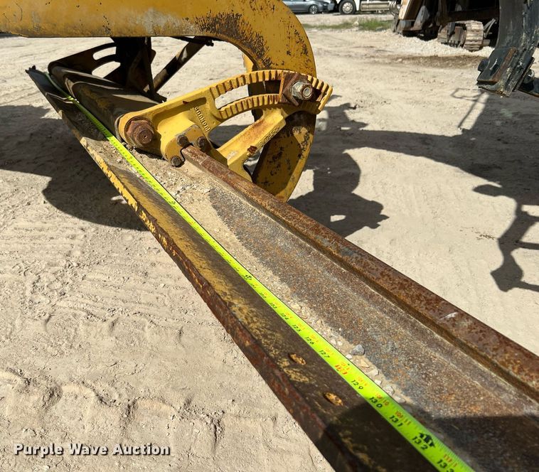 image for item DQ2252 1992 Caterpillar 120G  motor grader