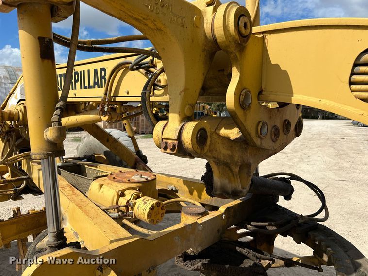 image for item DQ2252 1992 Caterpillar 120G  motor grader