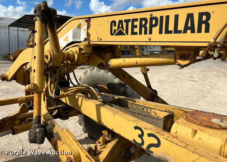 image for item DQ2252 1992 Caterpillar 120G  motor grader