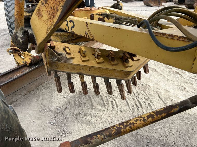 image for item DQ2252 1992 Caterpillar 120G  motor grader