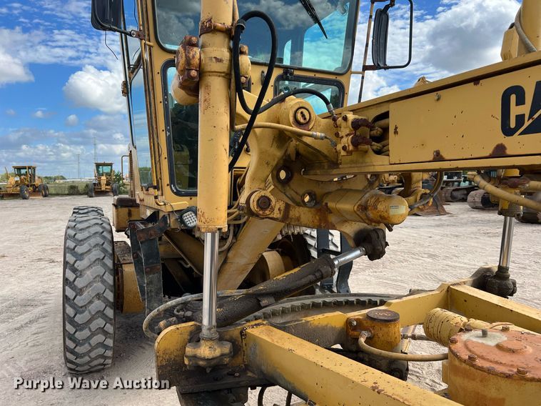 image for item DQ2252 1992 Caterpillar 120G  motor grader