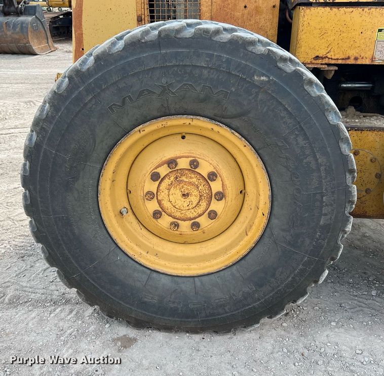 image for item DQ2252 1992 Caterpillar 120G  motor grader
