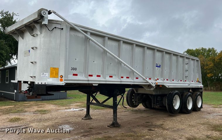 image for item DQ2256 1994 Mate  end dump trailer