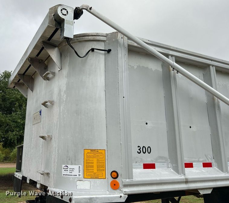 image for item DQ2256 1994 Mate  end dump trailer