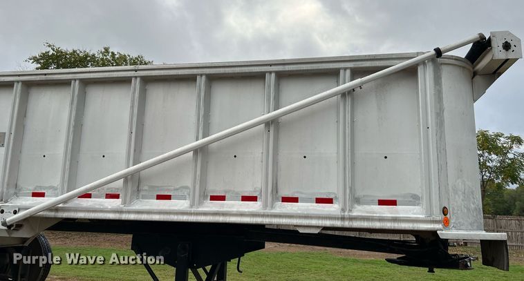 image for item DQ2256 1994 Mate  end dump trailer