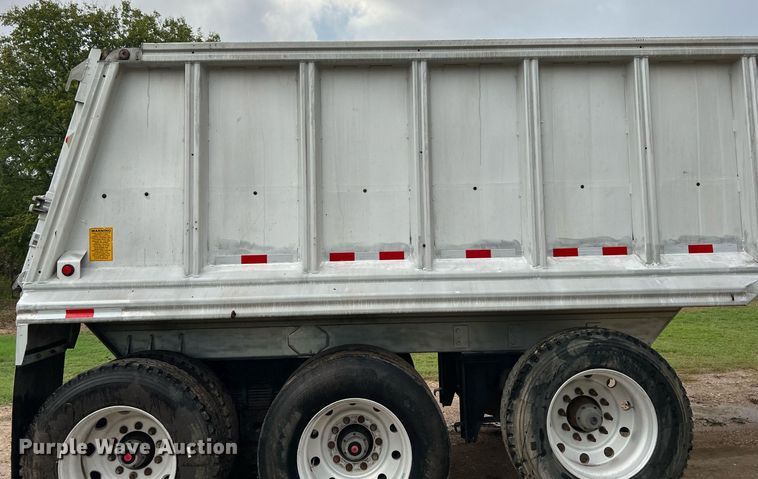 image for item DQ2256 1994 Mate  end dump trailer