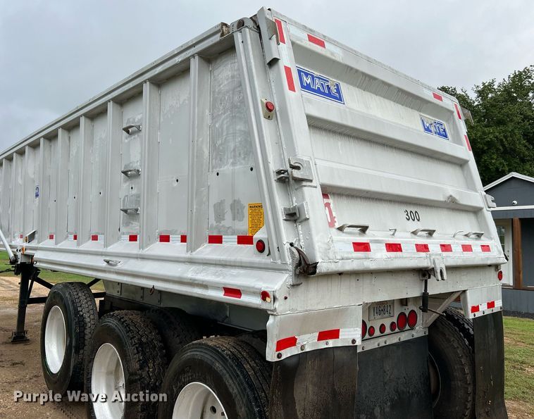 image for item DQ2256 1994 Mate  end dump trailer