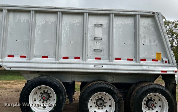 image for item DQ2256 1994 Mate  end dump trailer