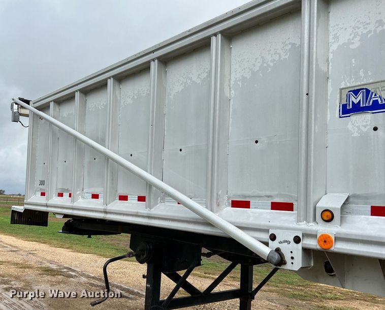 image for item DQ2256 1994 Mate  end dump trailer