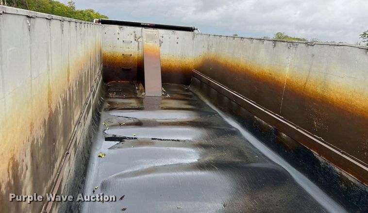 image for item DQ2256 1994 Mate  end dump trailer