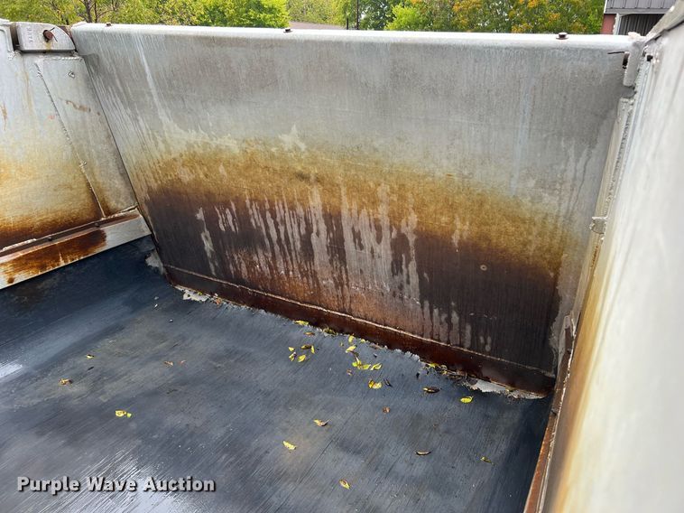 image for item DQ2256 1994 Mate  end dump trailer