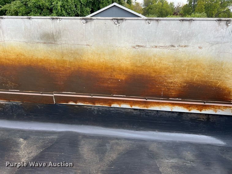 image for item DQ2256 1994 Mate  end dump trailer