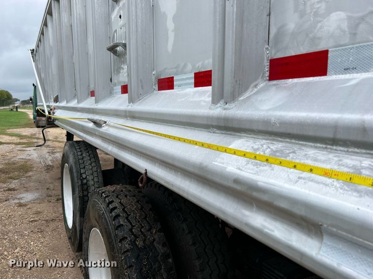 image for item DQ2256 1994 Mate  end dump trailer