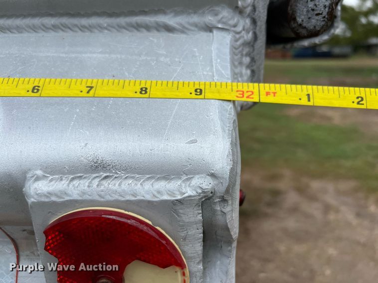 image for item DQ2256 1994 Mate  end dump trailer