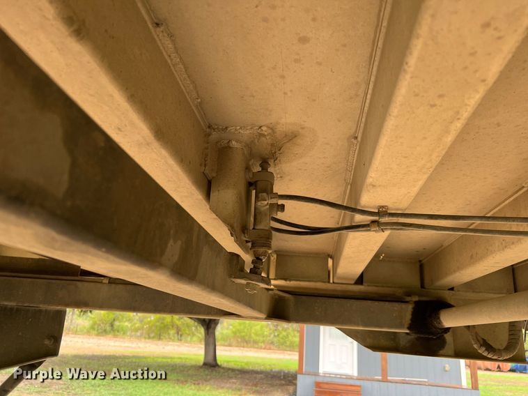 image for item DQ2256 1994 Mate  end dump trailer