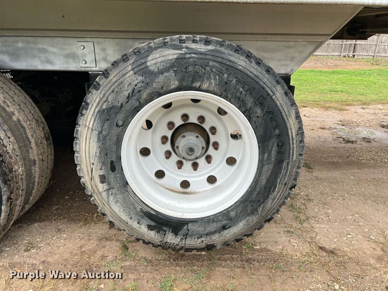 image for item DQ2256 1994 Mate  end dump trailer