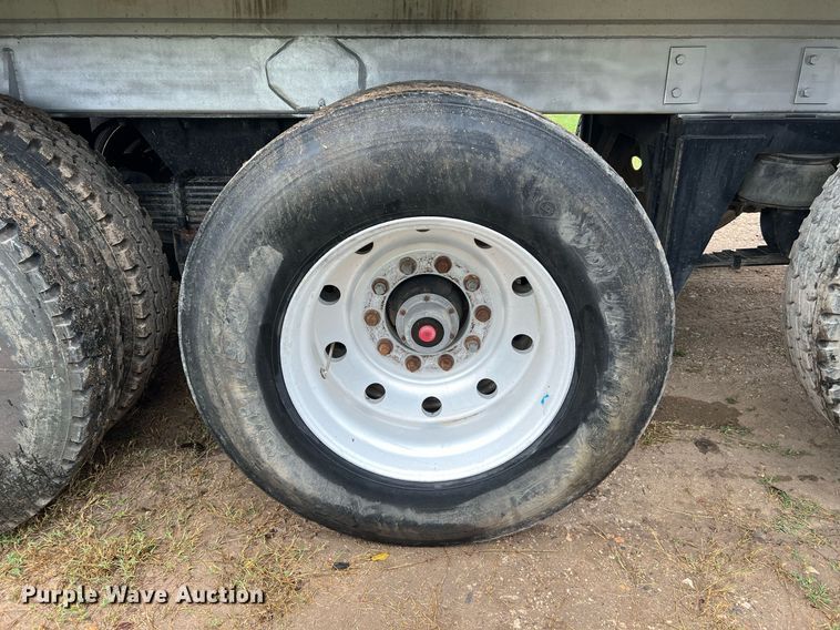 image for item DQ2256 1994 Mate  end dump trailer