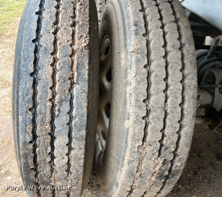 image for item DQ2256 1994 Mate  end dump trailer