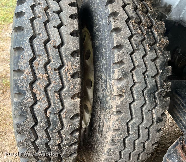 image for item DQ2256 1994 Mate  end dump trailer