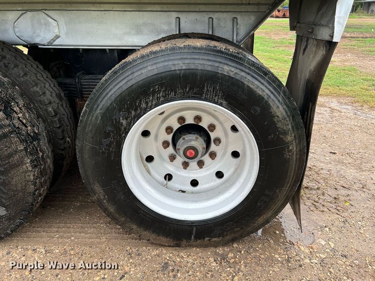 image for item DQ2256 1994 Mate  end dump trailer