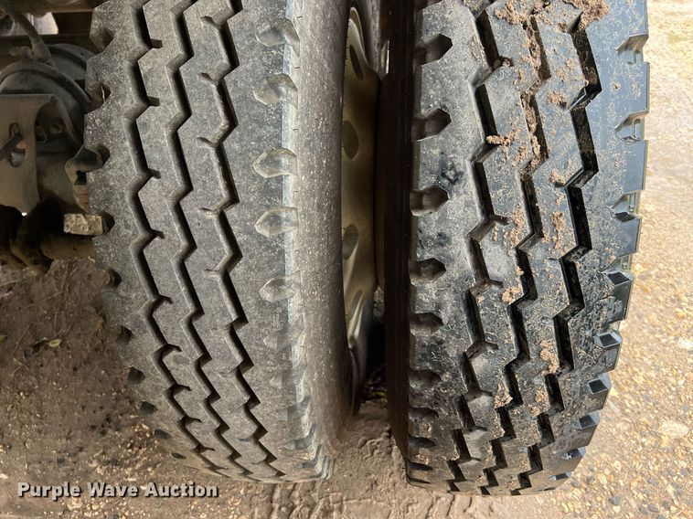 image for item DQ2256 1994 Mate  end dump trailer