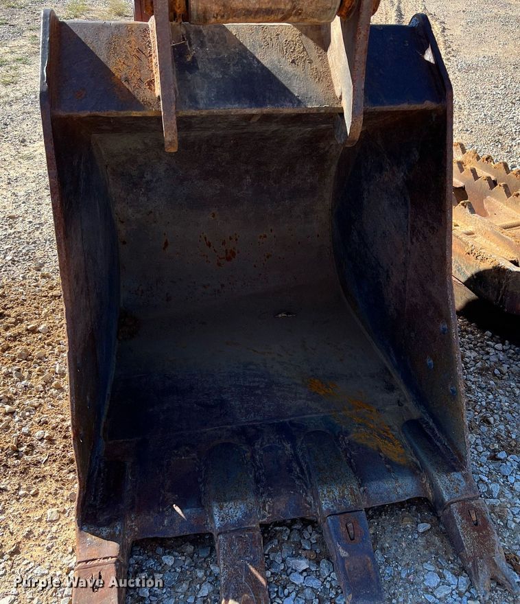 image for item DQ2260 2006 John Deere 160C LC  excavator