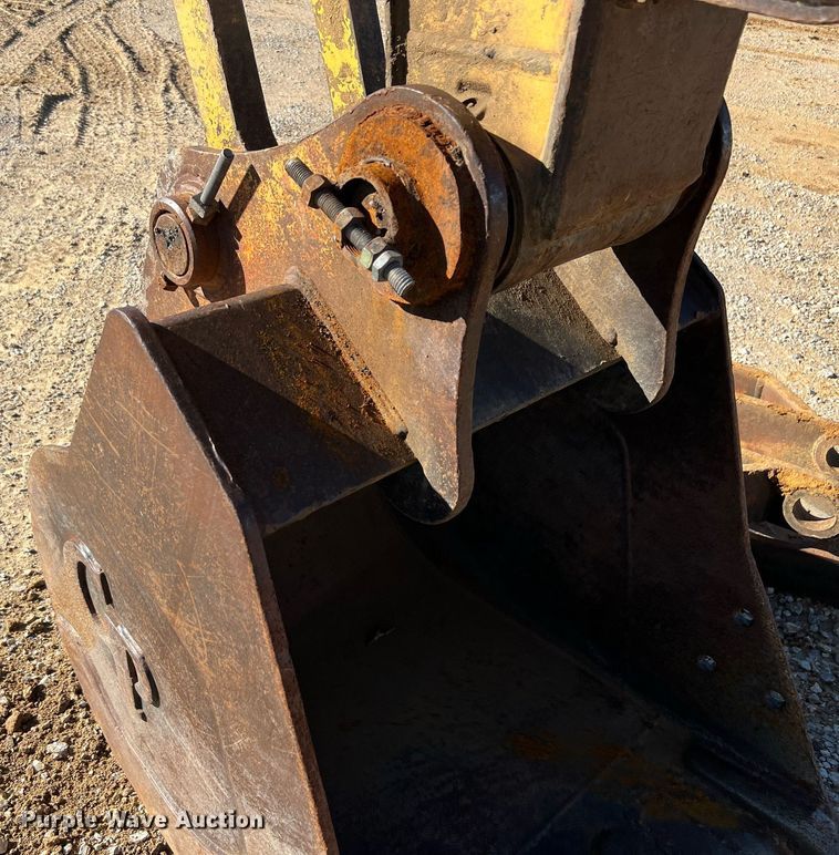 image for item DQ2260 2006 John Deere 160C LC  excavator