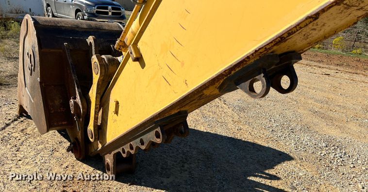 image for item DQ2260 2006 John Deere 160C LC  excavator