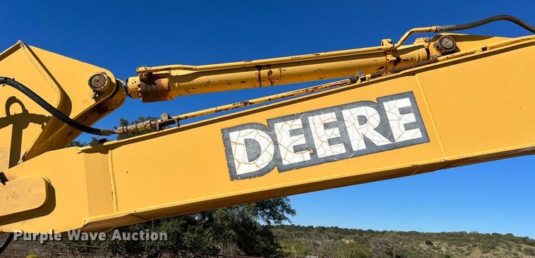 image for item DQ2260 2006 John Deere 160C LC  excavator