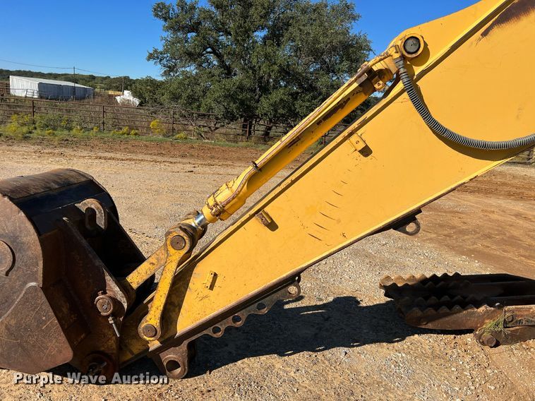 image for item DQ2260 2006 John Deere 160C LC  excavator
