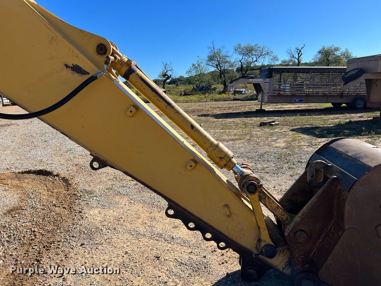 image for item DQ2260 2006 John Deere 160C LC  excavator