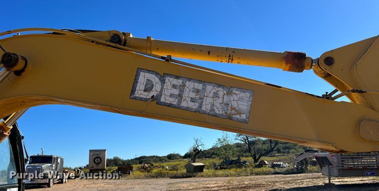 image for item DQ2260 2006 John Deere 160C LC  excavator