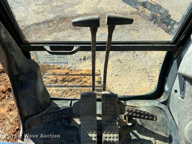 image for item DQ2260 2006 John Deere 160C LC  excavator