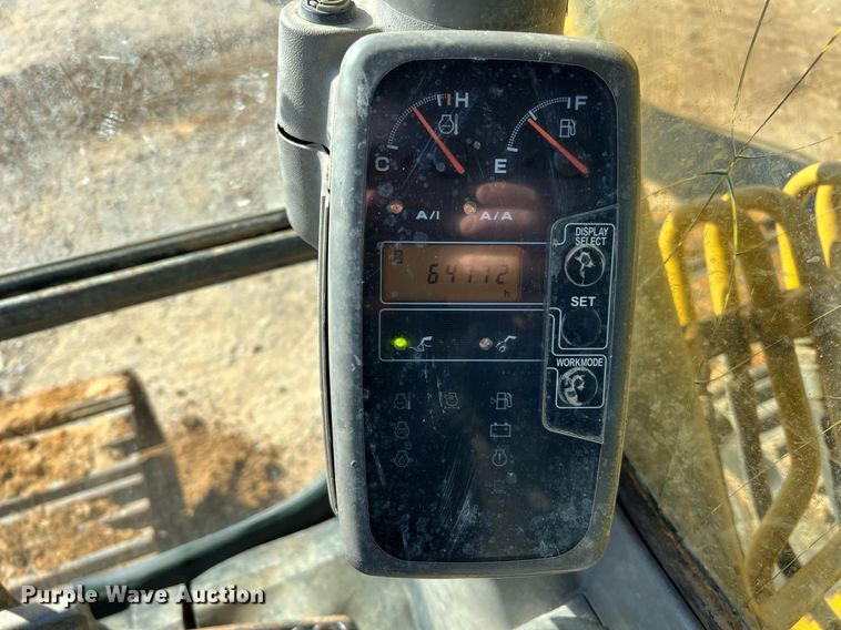 image for item DQ2260 2006 John Deere 160C LC  excavator