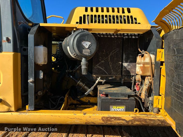 image for item DQ2260 2006 John Deere 160C LC  excavator