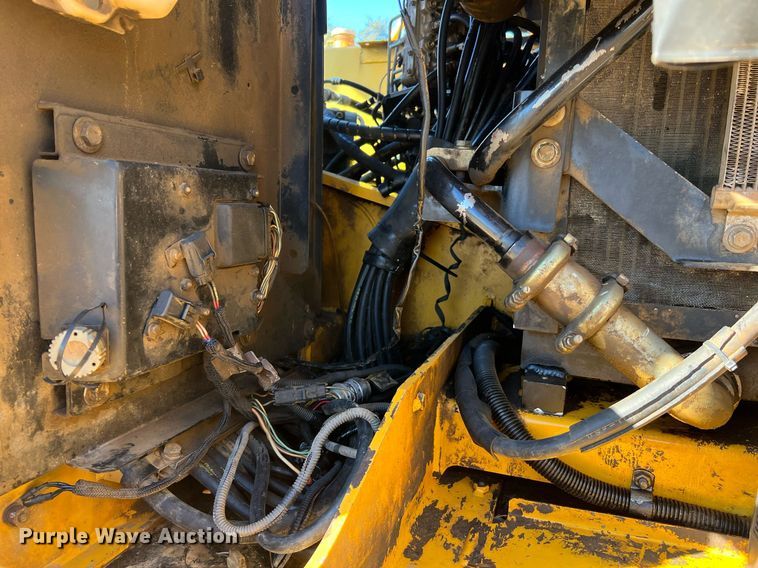 image for item DQ2260 2006 John Deere 160C LC  excavator