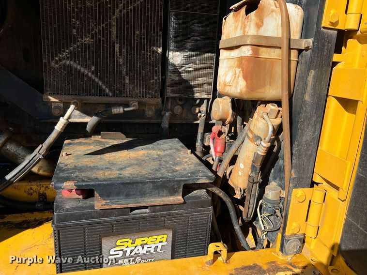 image for item DQ2260 2006 John Deere 160C LC  excavator