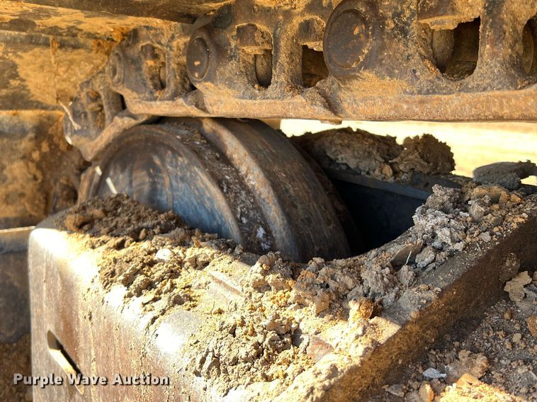 image for item DQ2260 2006 John Deere 160C LC  excavator