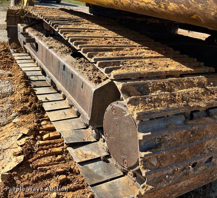 image for item DQ2260 2006 John Deere 160C LC  excavator